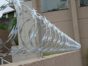muro com concertina